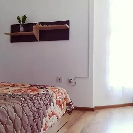 Big Apartment Near The Sea + Kitchen, Wifi &Ac Apartment Nesebar