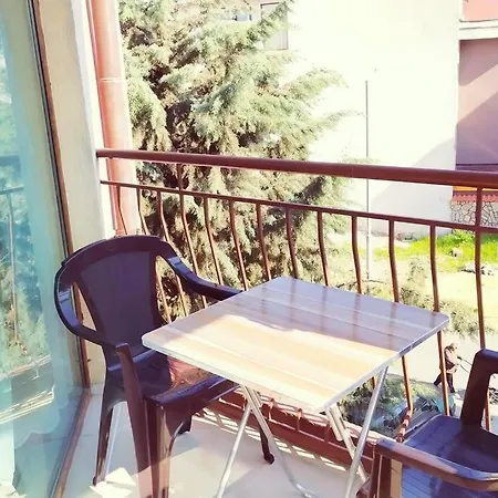 Big Apartment Near The Sea + Kitchen, Wifi &Ac 네세부르