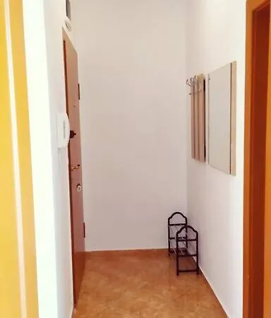 Big Apartment Near The Sea + Kitchen, Wifi &Ac *