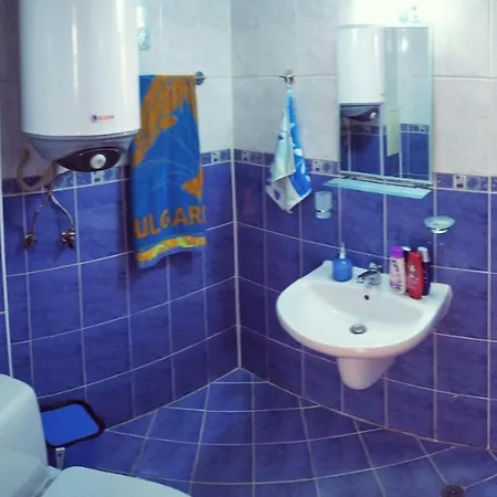 Big Apartment Near The Sea + Kitchen, Wifi &Ac 아파트 *